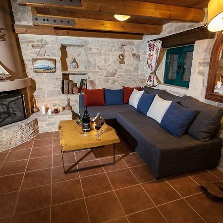 Aristidis'S Plouti Moires Guest House Exterior foto