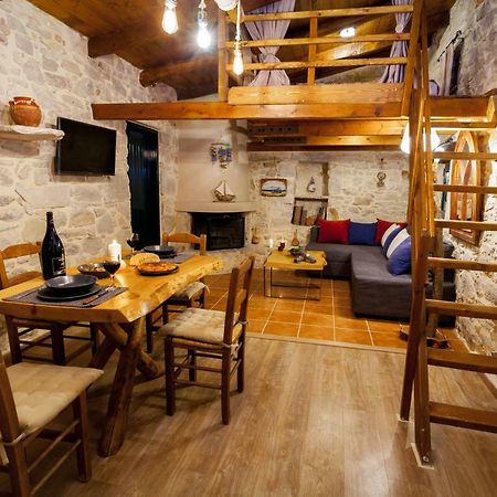Aristidis'S Plouti Moires Guest House Exterior foto