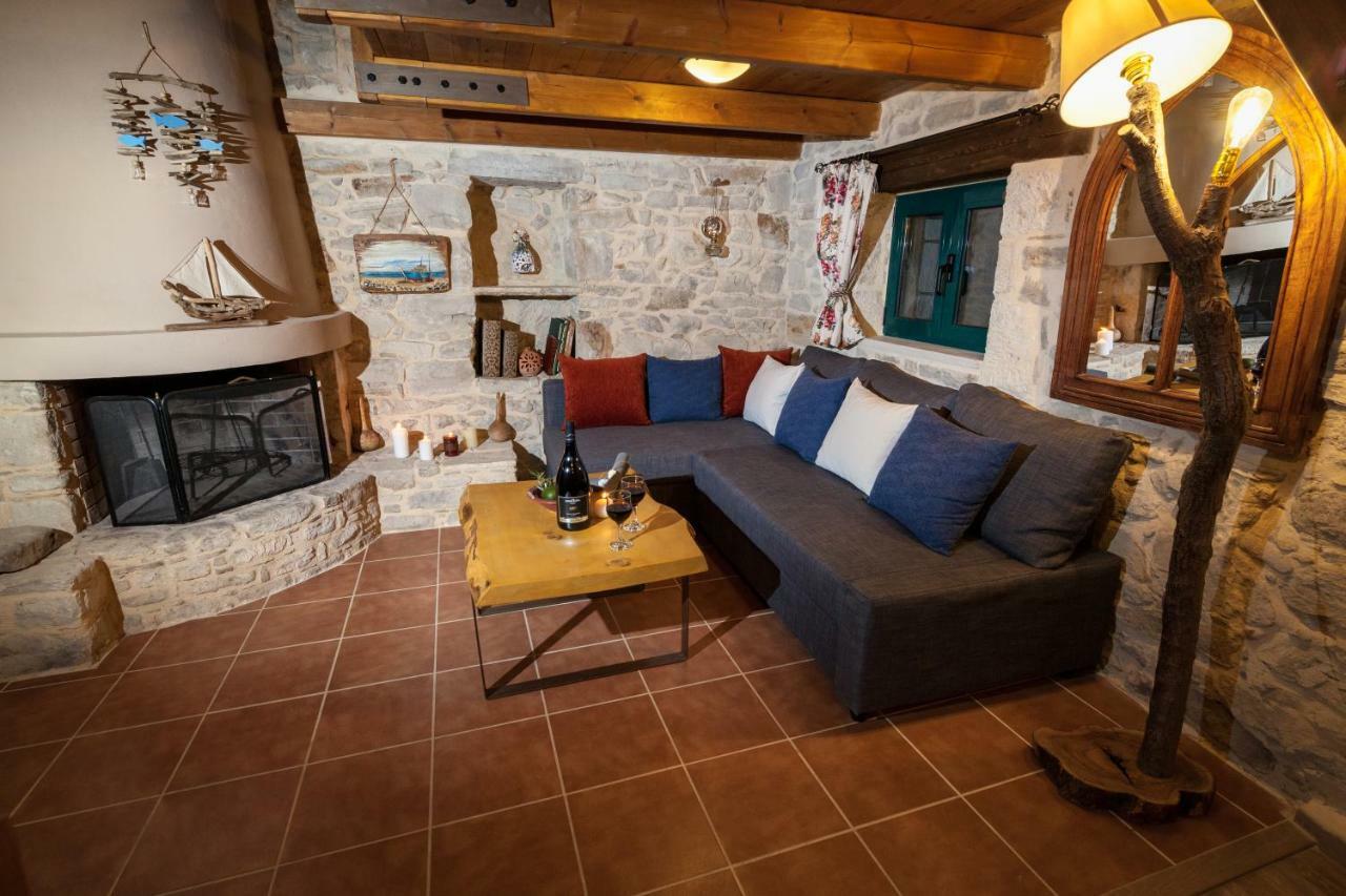Aristidis'S Plouti Moires Guest House Exterior foto
